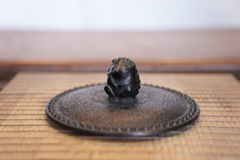 Nambu Ironware, Iron Kettle, HARINEZUMI (Hedgehog) 1.6L, Murasaki by Craftman Ryo Murakami