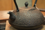 日本南部鐵器 鐵瓶 寶珠形 櫻 1.4L 松鹿堂 傳統工藝士 菊池真吾製作