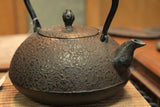 日本南部鐵器 鐵瓶 寶珠形 櫻 1.4L 松鹿堂 傳統工藝士 菊池真吾製作