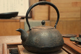 日本南部鐵器 鐵瓶 寶珠形 櫻 2.0L 松鹿堂 傳統工藝士 菊池真吾製作