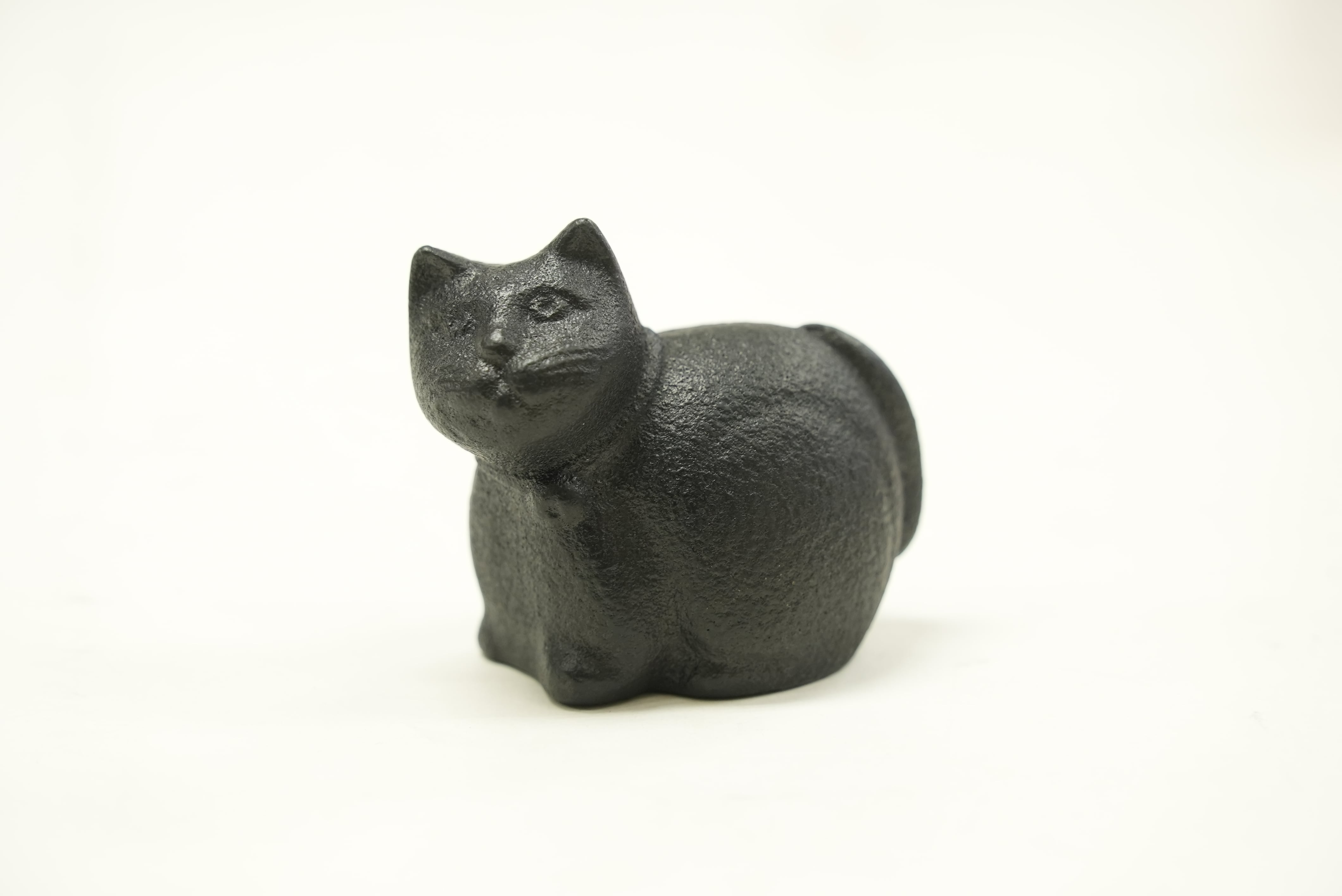 Paperweight of Nambu Ironware, Blue