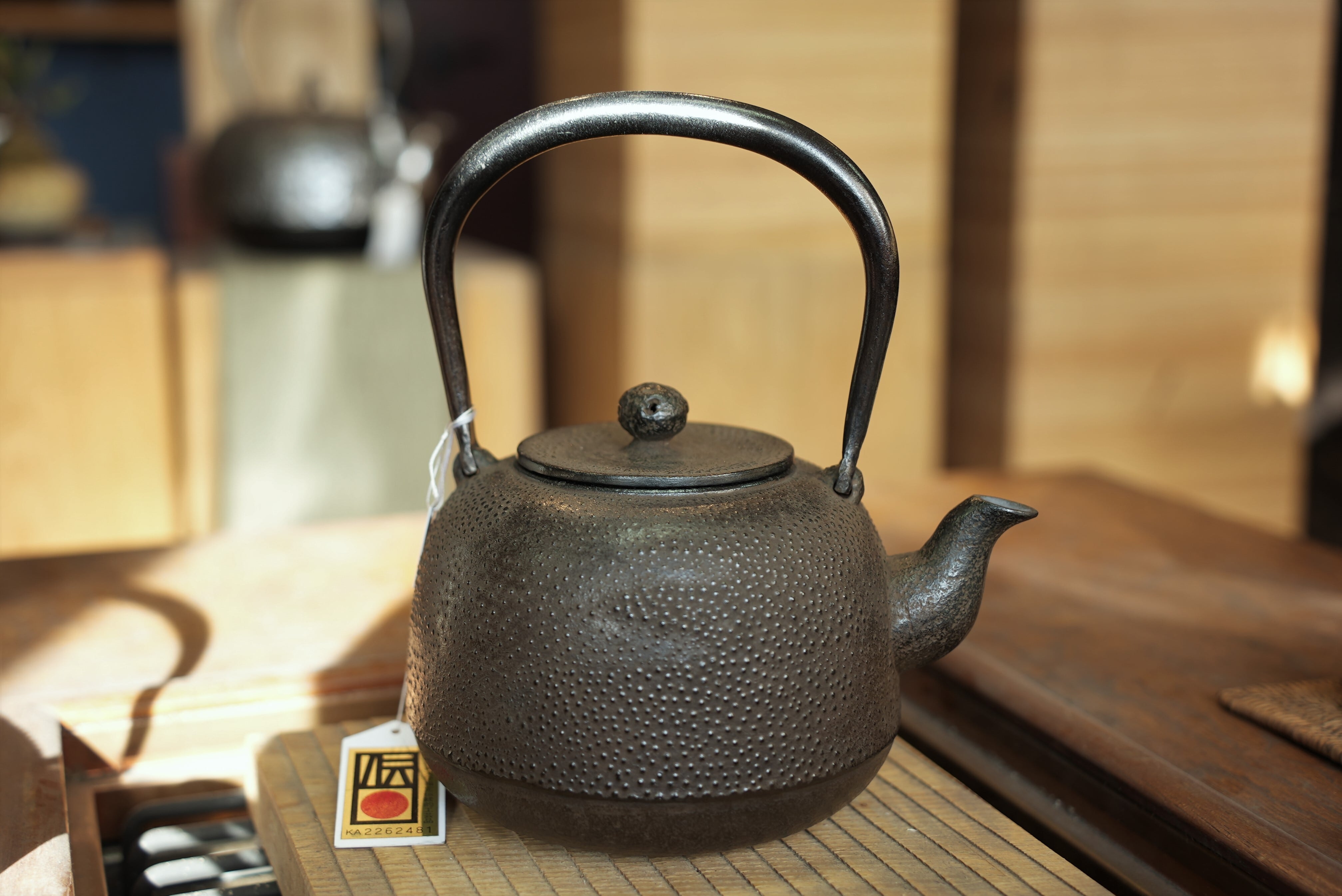 Ikenaga Ironworks: Nambu Cast Iron Tea Kettle Nozomi - Induction Heati –