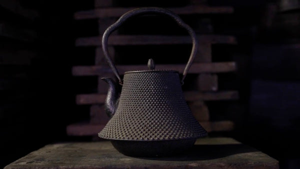 Discovering Japanese Cast Iron Kettles - Characteristics and Production Areas of Tetsubin