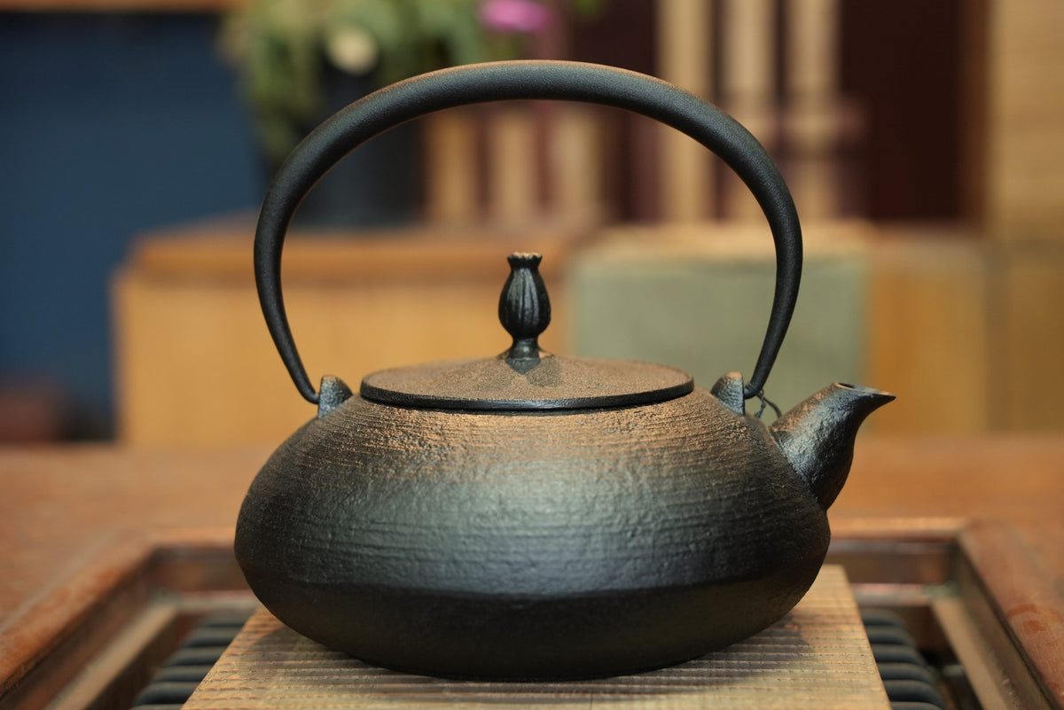 CR988 時代物【南部釜師 有坂造】岩文堤手 岩肌 竹耳雲透文 円盤形