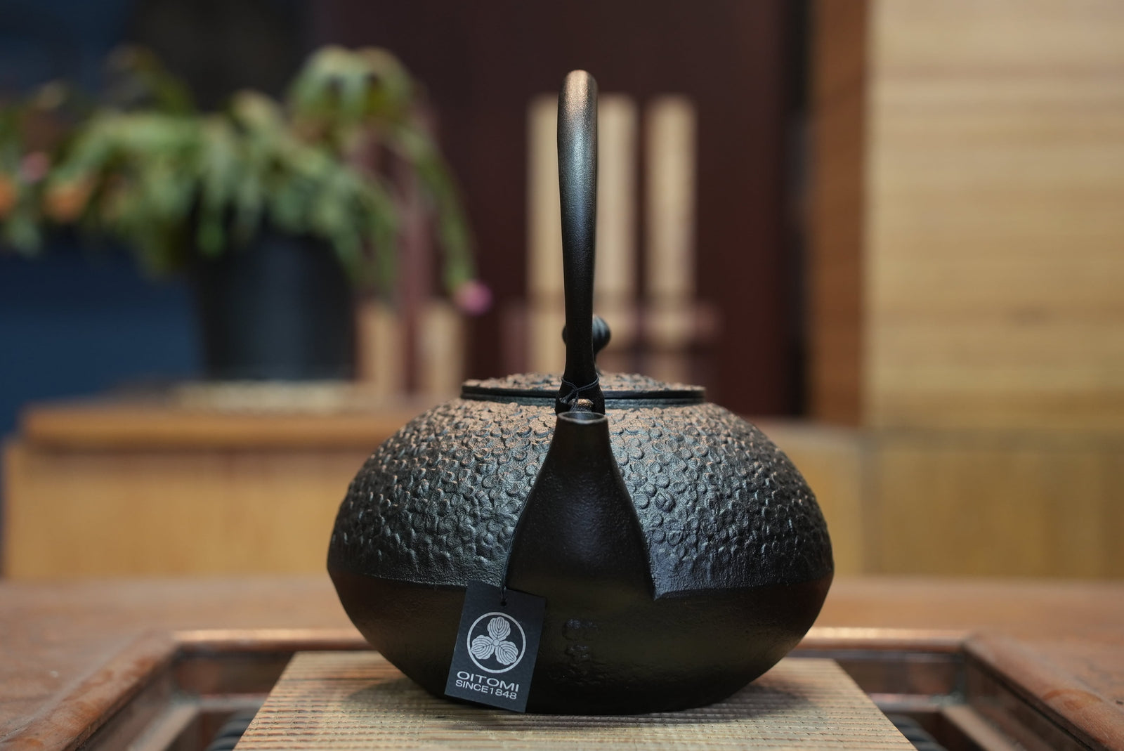 日本南部铁器铁瓶梅丸子黑色1.2L – OITOMI