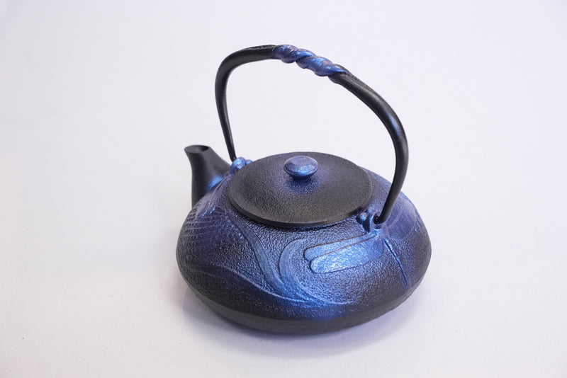 日本南部鐵器 二合一鐵瓶兼用茶壺型 蜻蜓 琉璃色 0.5L