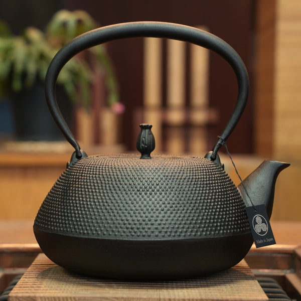 五彩　南蛮人紋小杯①　茶器　送料込み0621 子孫繁栄の縁起の良い表札 沖縄陶器表札 やちむん ヤチムン A