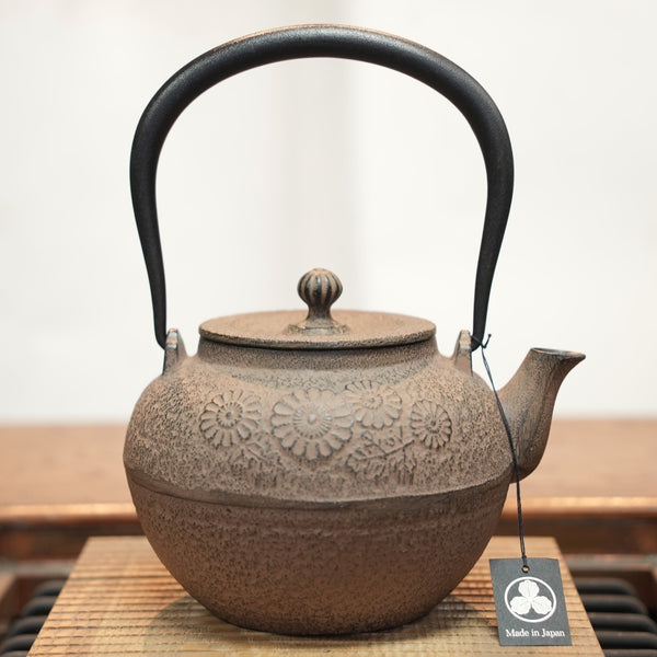 日本南部鐵器鐵瓶寶德菊0.8L – OITOMI