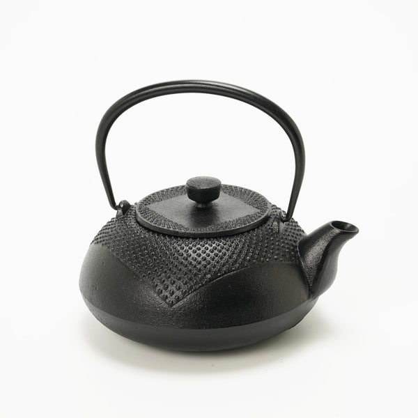 日本南部鐵器 二合一鐵瓶兼用茶壺型 正方丸霰 黑色 0.7L