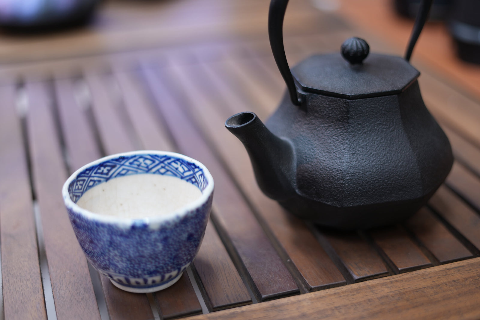 南部鉄器 - 南部鉄器　茶の湯風炉釜　紅鉢竹紋　2、2L 正宗日本南部鐵瓶和茶壺 及富 始於1848年 – OITOMI
