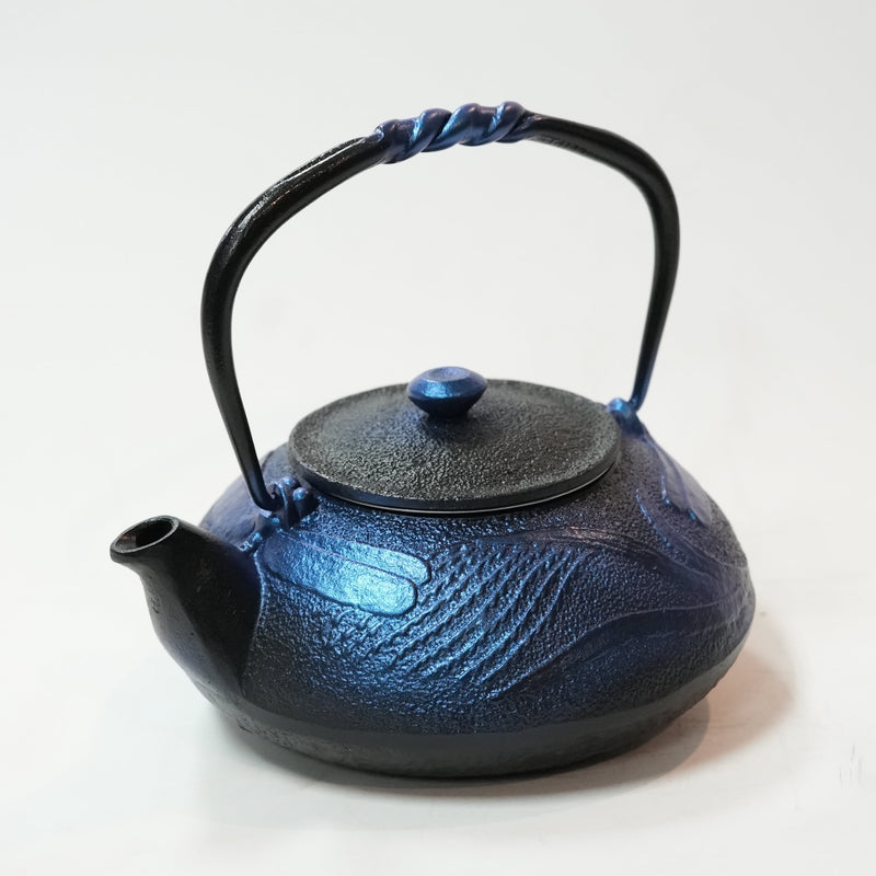 日本南部鐵器 二合一鐵瓶兼用茶壺型 蜻蜓 琉璃色 0.5L