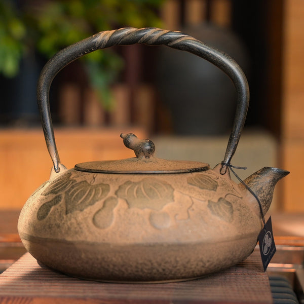 Nambu Ironware, Iron Kettle, HISAGO (Gourd), 1.2L