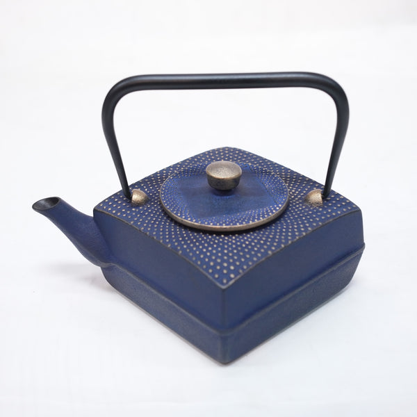 日本南部鐵器 二合一鐵瓶兼用茶壺型 正方角霰 星月夜 0.6L