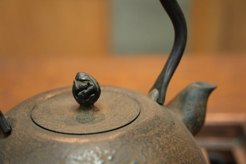 Nambu Ironware, Iron Kettle, SHIN-HOUJYU TSUBAKI(Camellia), 1.4L, Shokado  by Traditional Craftsman Shingo Kikuchi