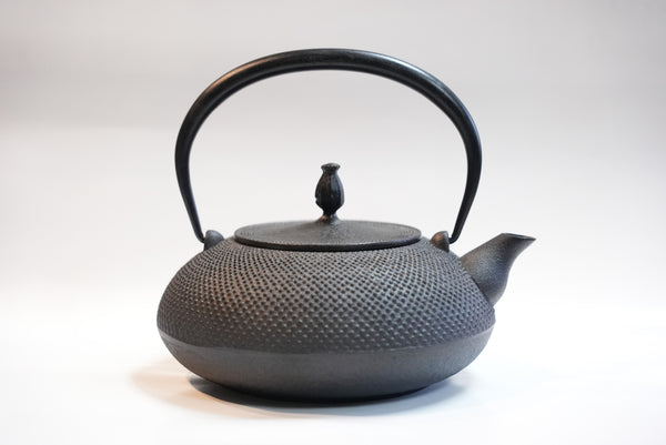 Nambu Ironware, Iron Kettle, FLAT-AND-ROUND ARARE, 1.2L