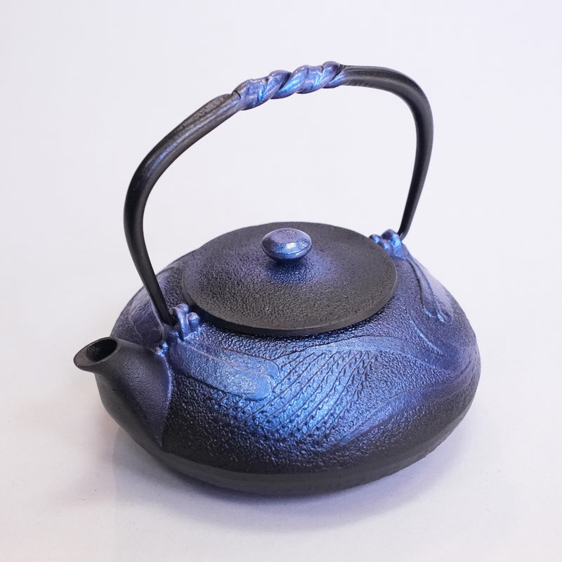 日本南部鐵器 二合一鐵瓶兼用茶壺型 蜻蜓 琉璃色 0.5L