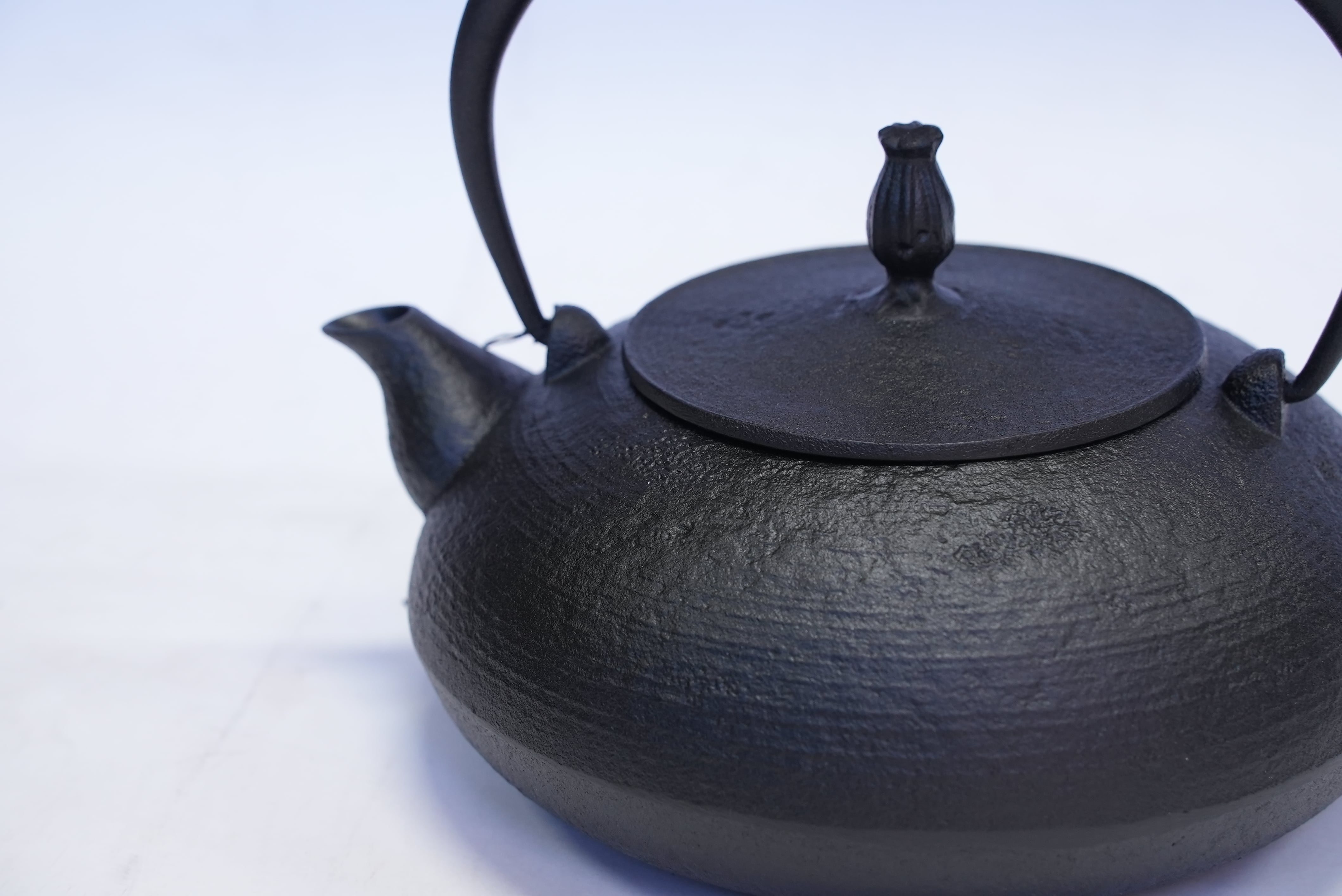 Cast Iron Kettle - Tetsubin, FLAT-AND-ROUND ITOME, Black, 1.2L ...