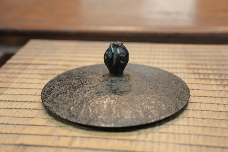Nambu Ironware, Iron Kettle, HOUJYU-GATA SAKURA, 2.0L, Shokado  by Traditional Craftsman Shingo Kikuchi