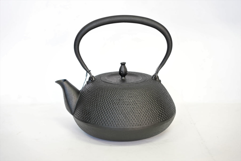 Iwachu 12302 Teapot, Type 5 Arare, Black, 1.2 Gal (0.65 L