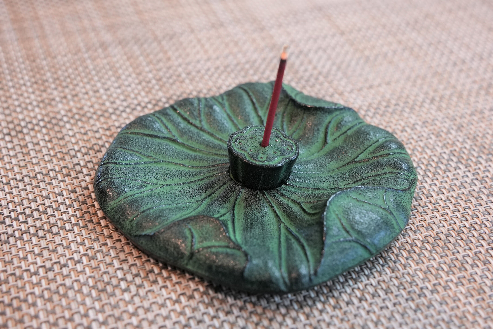 Authentic Japanese Nambu Ironware, Incense Stand, Hasu(Lotus) – OITOMI