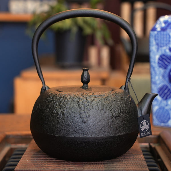 Cast Iron Kettle - Tetsubin, GRAPE, 1.8L, Authentic Japanese Nambu