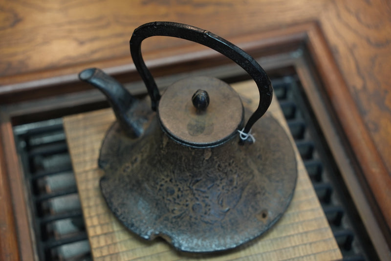 Nambu Ironware, Iron Kettle, FUJI STYLE , 0.5L, Shokado  by Traditional Craftsman Shingo Kikuchi