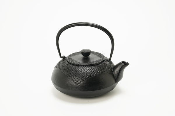 2-in-1 Cast iron kettle and teapot type, SQUARE-AND-ROUND ARARE, black, 0.7L, Authentic Japanese Nambu Ironware Tetsubin